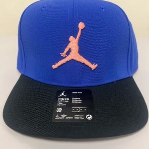 MICHAEL JORDAN JUMPMAN PRO SNAPBACK HAT. BRAND NEW. ONE SIZE FITS ALL. BLUE/BLAK